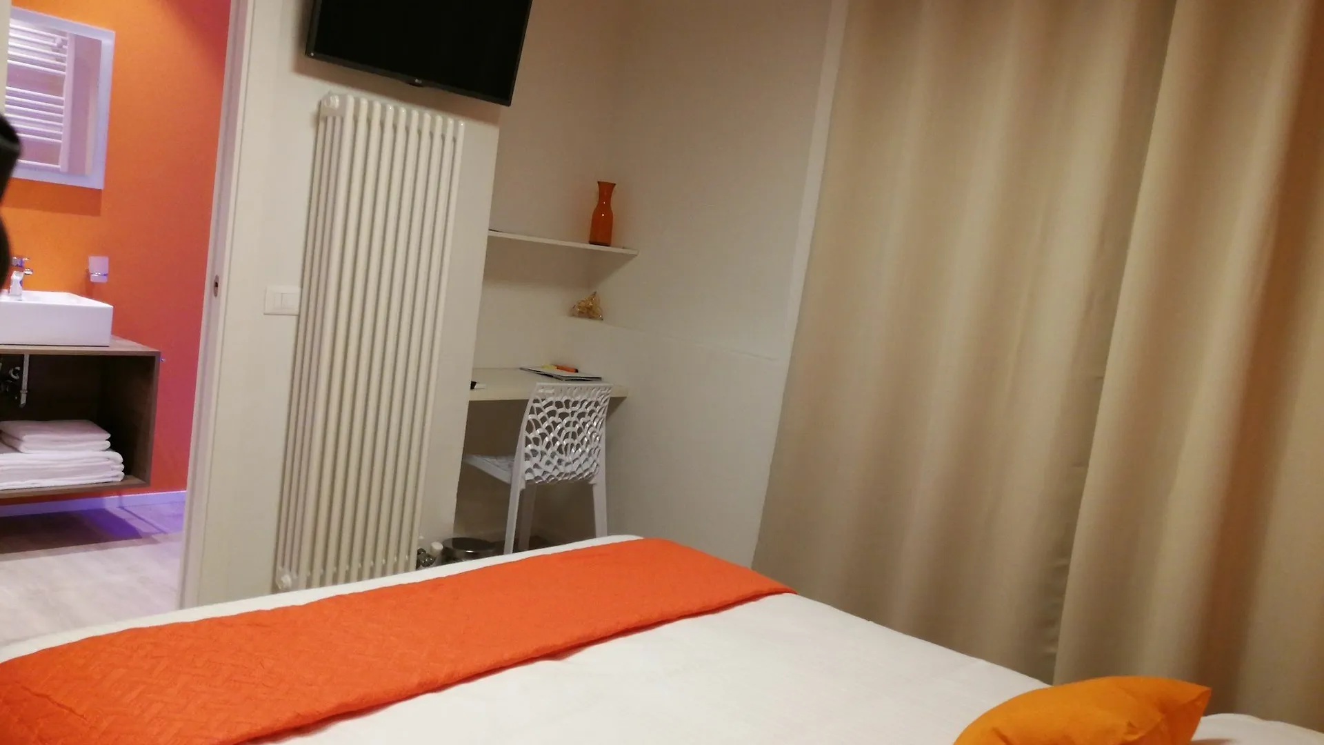 Suite Color فيرونا فندق مبيت وإفطار