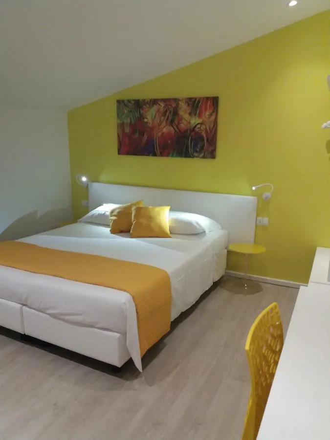 Suite Color فيرونا فندق مبيت وإفطار